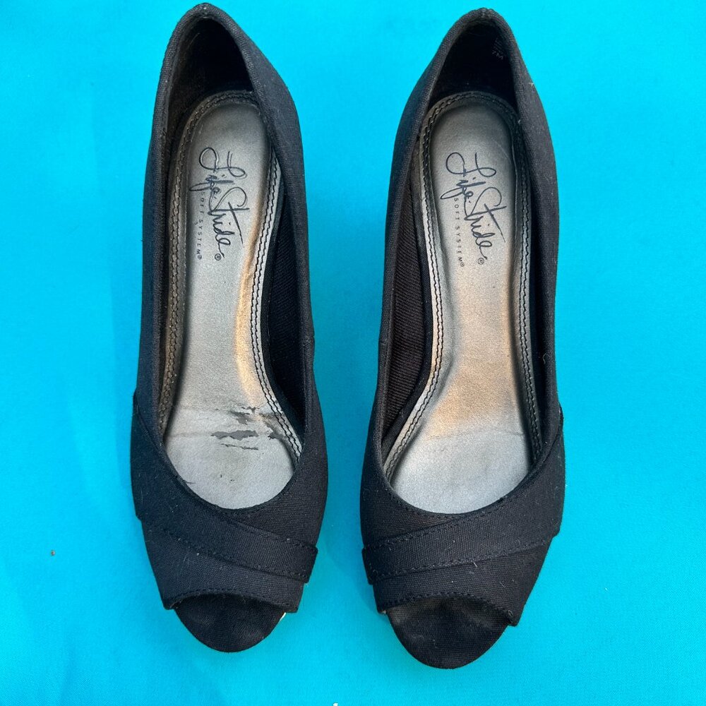 Life Stride Black Wedge Shoes, size 7 - Picture 2 of 3